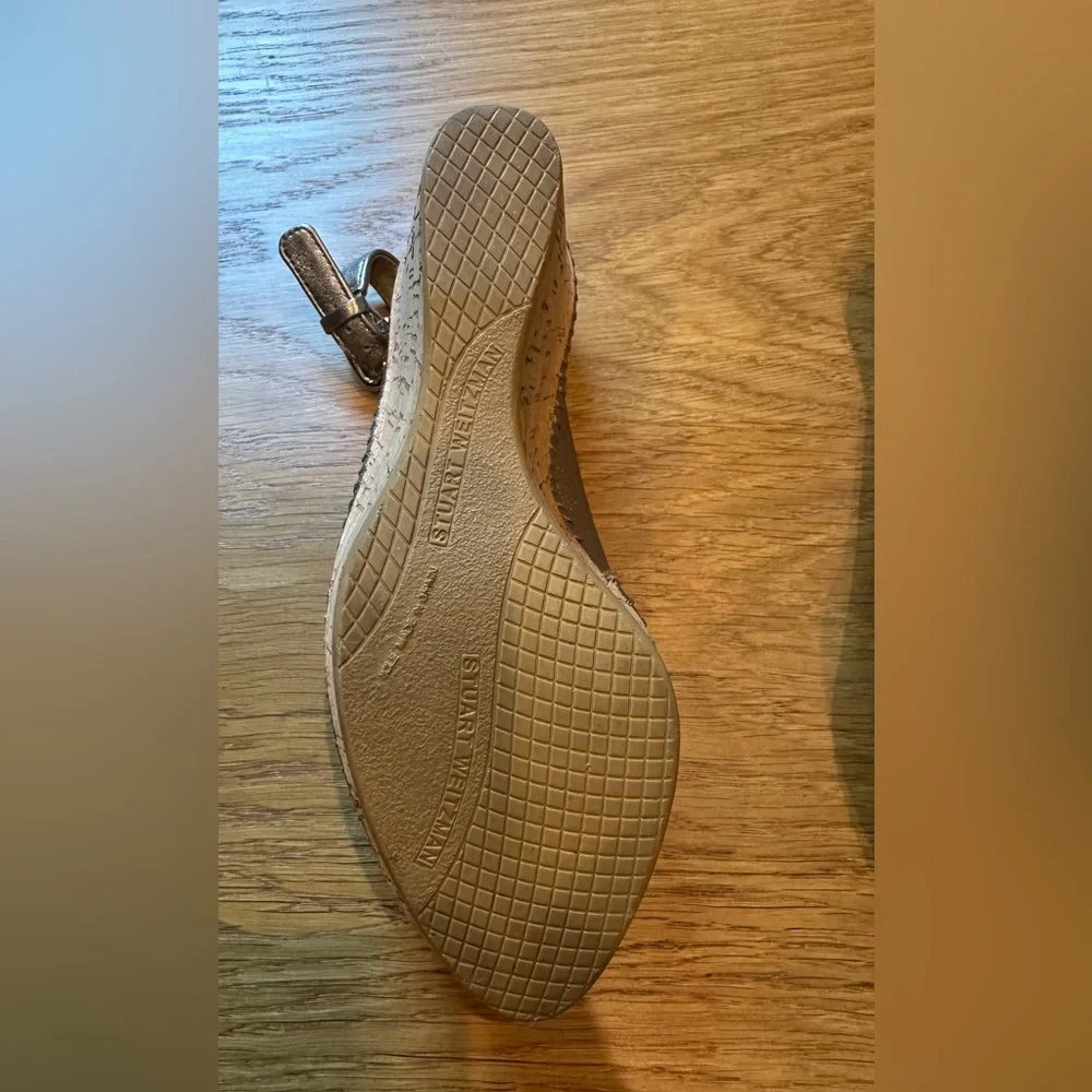 🖤 STUART WEITZMAN Brushed Gold Leather Wedge 🖤